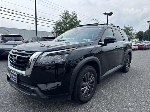 2023 Nissan Pathfinder SV