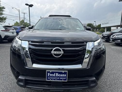 2023 Nissan Pathfinder SV