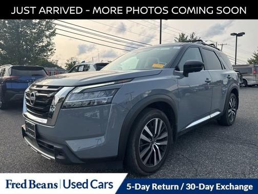 2023 Nissan Pathfinder Platinum