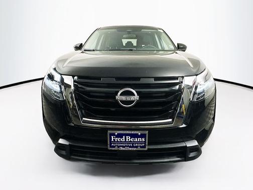 2023 Nissan Pathfinder S