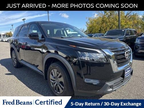 2023 Nissan Pathfinder S