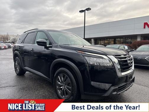 2023 Nissan Pathfinder SV