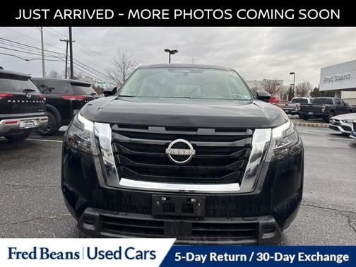 2023 Nissan Pathfinder SV