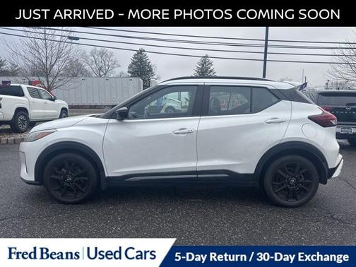 2023 Nissan Kicks SR