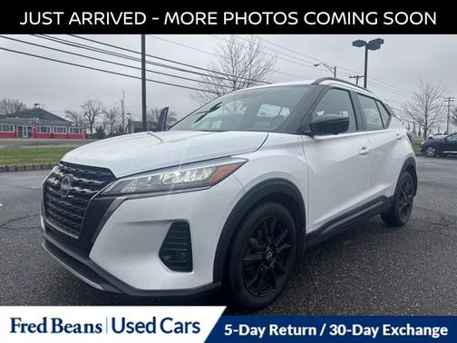 2023 Nissan Kicks SR