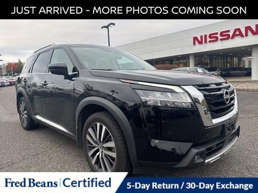 2022 Nissan Pathfinder Platinum