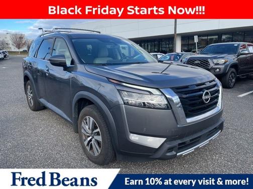 2023 Nissan Pathfinder SL