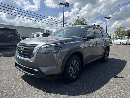 2023 Nissan Pathfinder SV