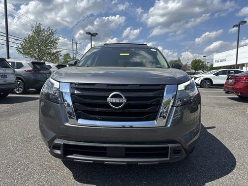2023 Nissan Pathfinder SV