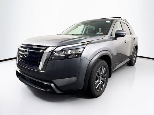 2023 Nissan Pathfinder SV