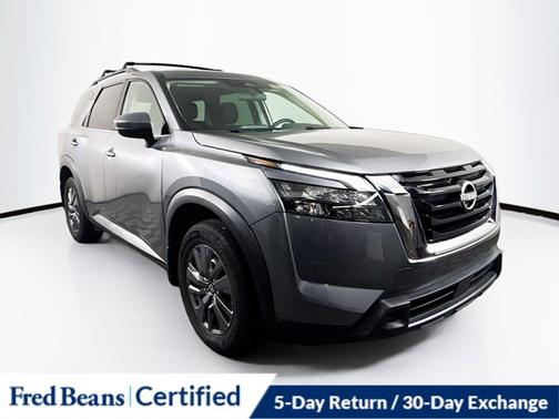 2023 Nissan Pathfinder SV