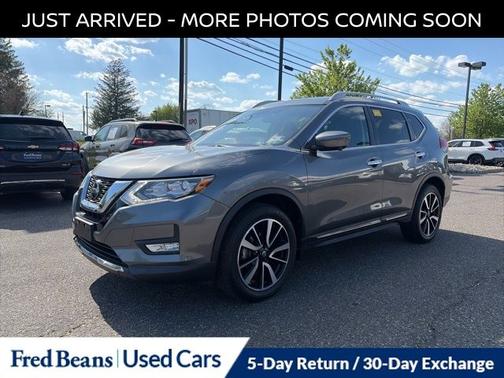 Gun Metallic 2019 Nissan Rogue SL