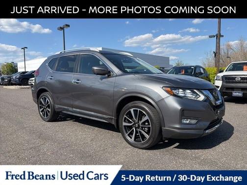 Gun Metallic 2019 Nissan Rogue SL