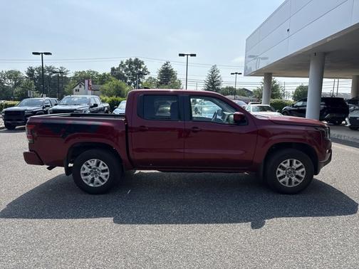 2022 Nissan Frontier SV