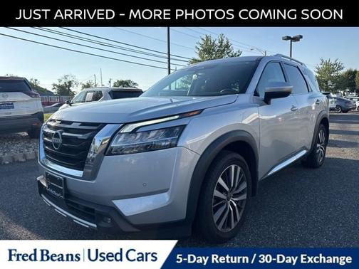 2022 Nissan Pathfinder Platinum