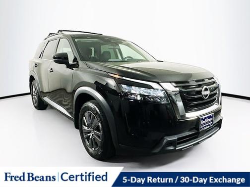 2023 Nissan Pathfinder SV