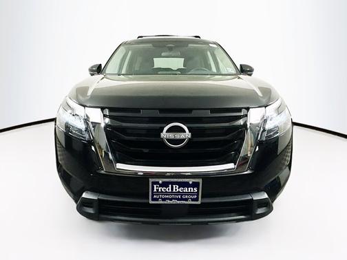 2023 Nissan Pathfinder SV