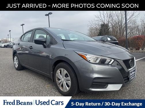 2022 Nissan Versa 1.6 S