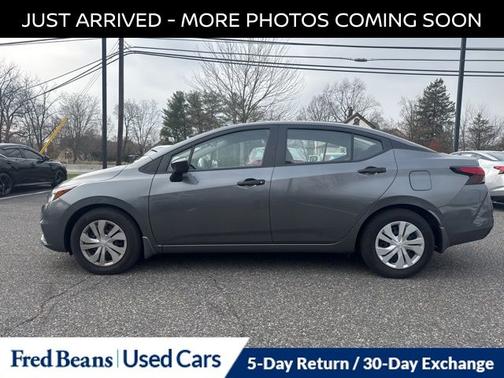 2022 Nissan Versa 1.6 S