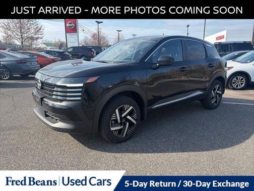 Super Black 2025 Nissan Kicks SV