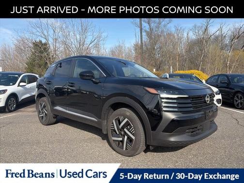 Super Black 2025 Nissan Kicks SV