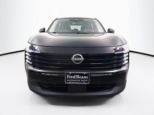 Super Black 2025 Nissan Kicks SV