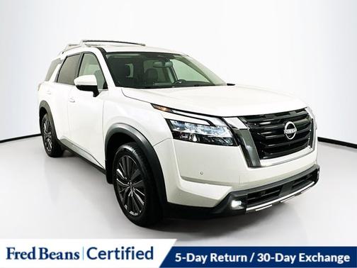 2022 Nissan Pathfinder SL