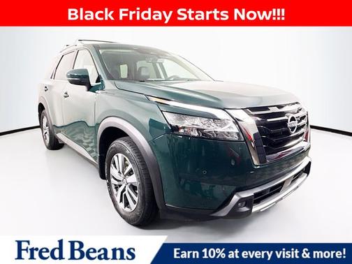 2023 Nissan Pathfinder SL