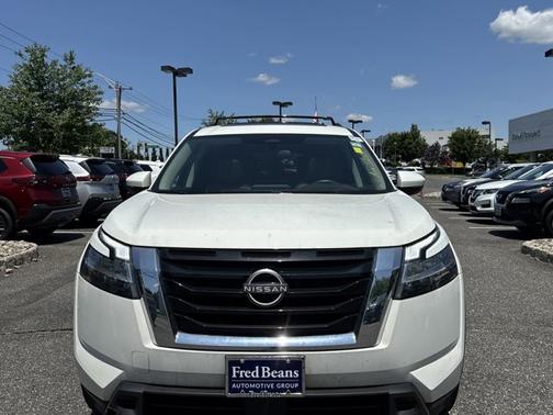 2022 Nissan Pathfinder SV