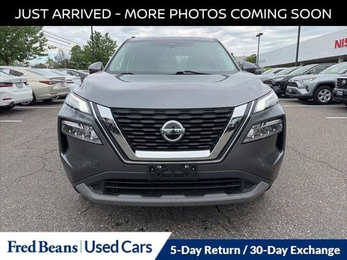 Gun Metallic 2021 Nissan Rogue SV