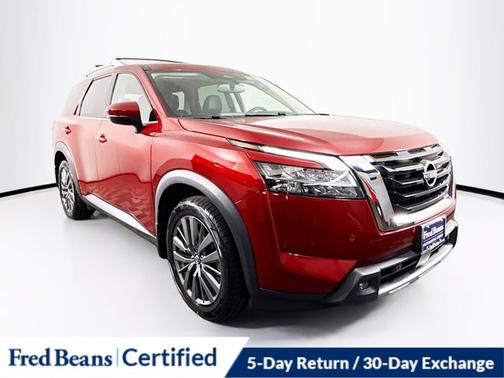 2022 Nissan Pathfinder SL