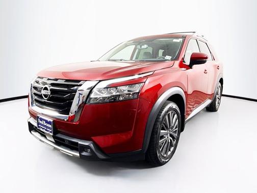 2022 Nissan Pathfinder SL