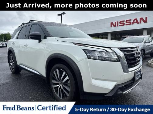 2023 Nissan Pathfinder Platinum