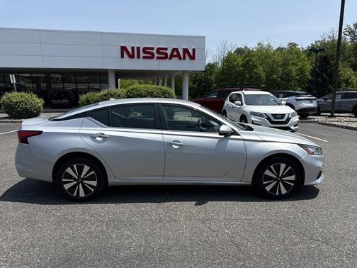 2021 Nissan Altima 2.5 SV