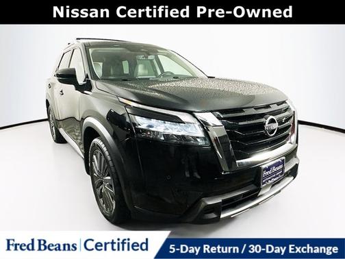 2023 Nissan Pathfinder SL