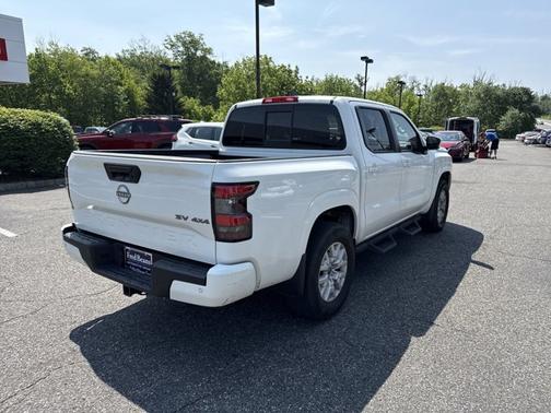 2022 Nissan Frontier SV