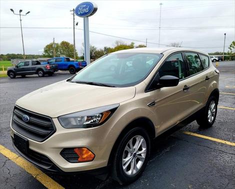 Photo 4 of 16 of 2018 Ford Escape S
