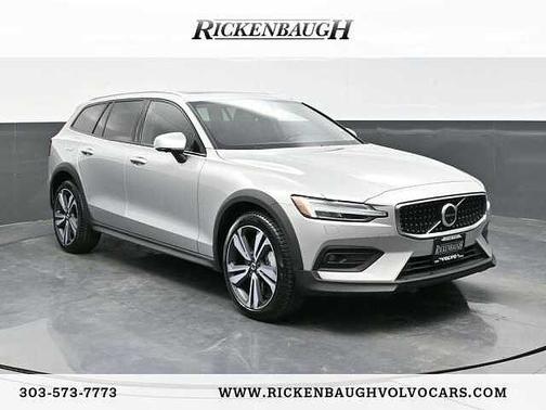 2025 Volvo V60 Cross Country Plus