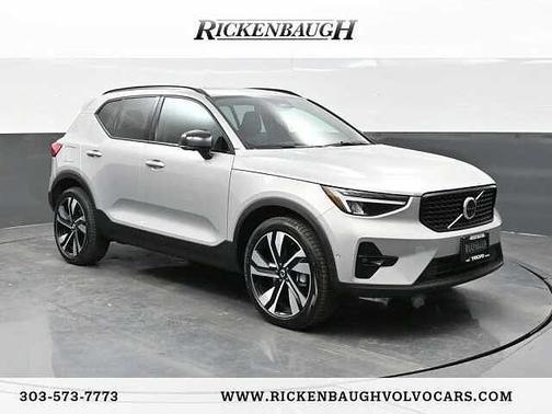 Silver Dawn 2025 Volvo XC40 Plus