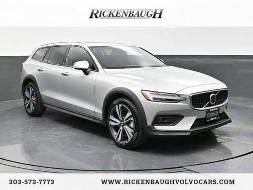 2025 Volvo V60 Cross Country Plus