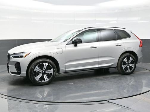 2025 Volvo XC60 Plug-In Hybrid T8 Core