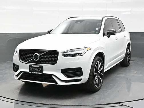 2023 Volvo XC90 Plus