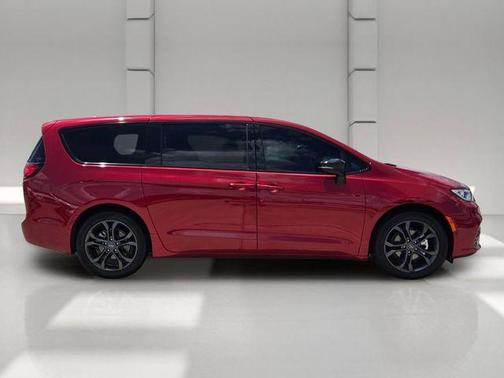 Red 2026 Chrysler Pacifica Select FWD