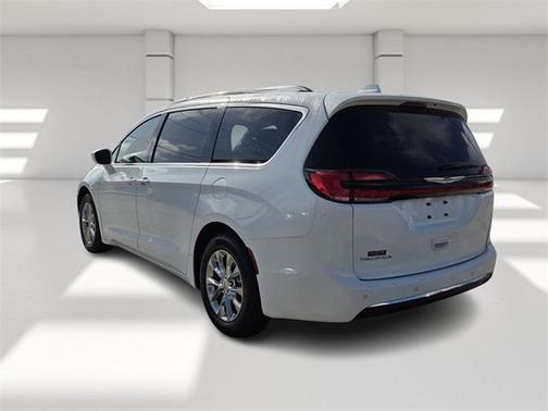 2021 Chrysler Pacifica Touring-L