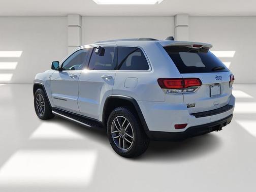 2020 Jeep Grand Cherokee Laredo