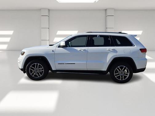 2020 Jeep Grand Cherokee Laredo