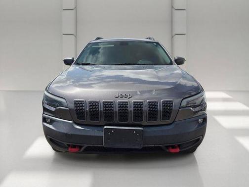Gray 2019 Jeep Cherokee Trailhawk