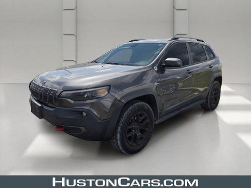 Gray 2019 Jeep Cherokee Trailhawk