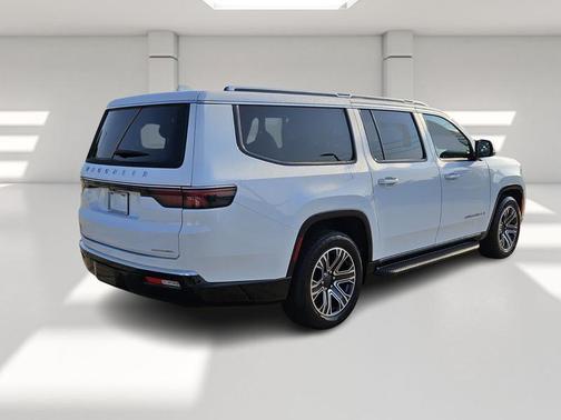 2023 Jeep Wagoneer L Series II