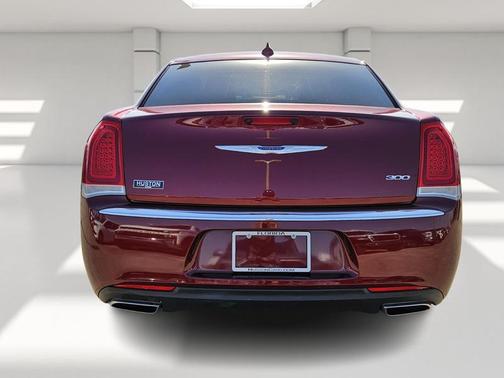 2018 Chrysler 300 Touring